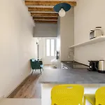 Charming In Isola In The Heart Of Apartamento Milán